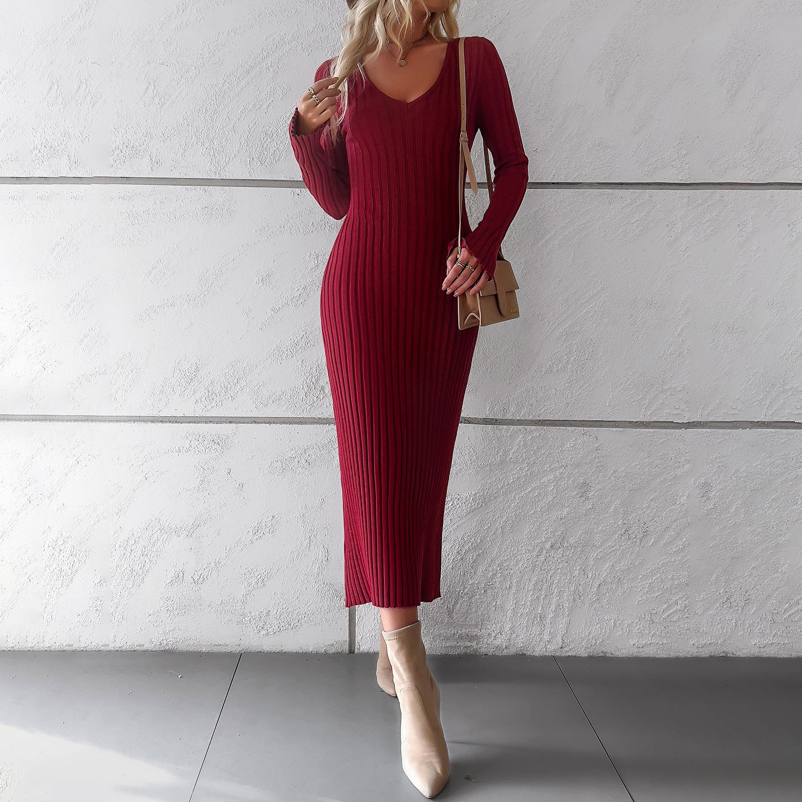 Robe en laine élégante à manches longues et col en V pour femmes