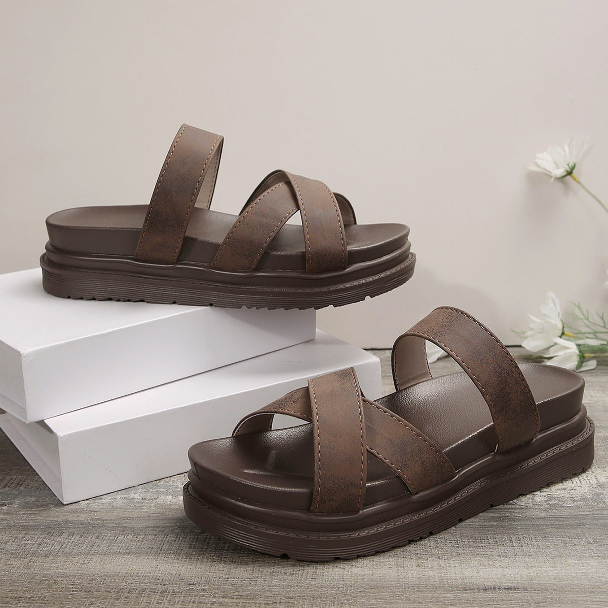 Sandales croisées à plateforme