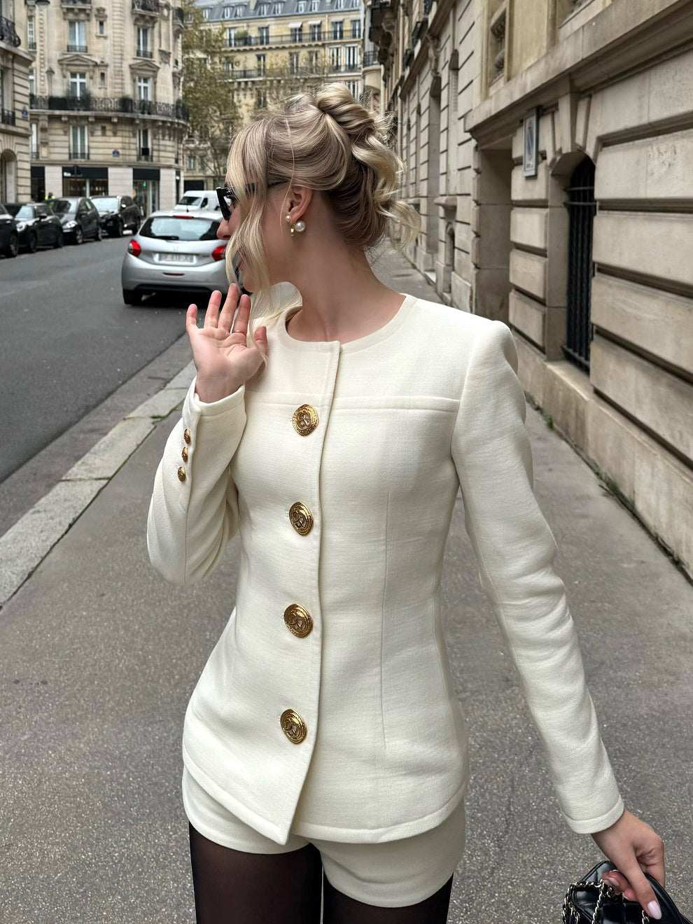 Costume veste et short blanc à simple boutonnage