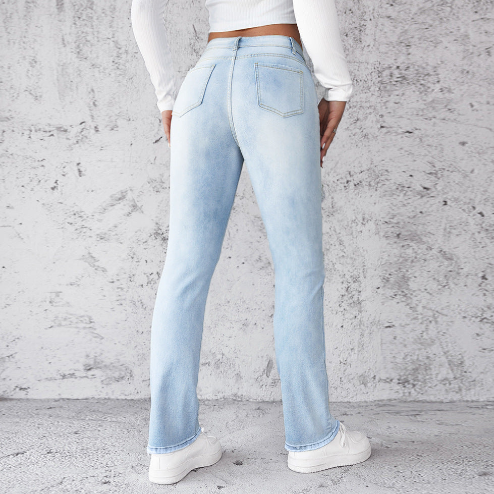 Jean femme coupe droite ajustée – Bleu clair, simple et tendance
