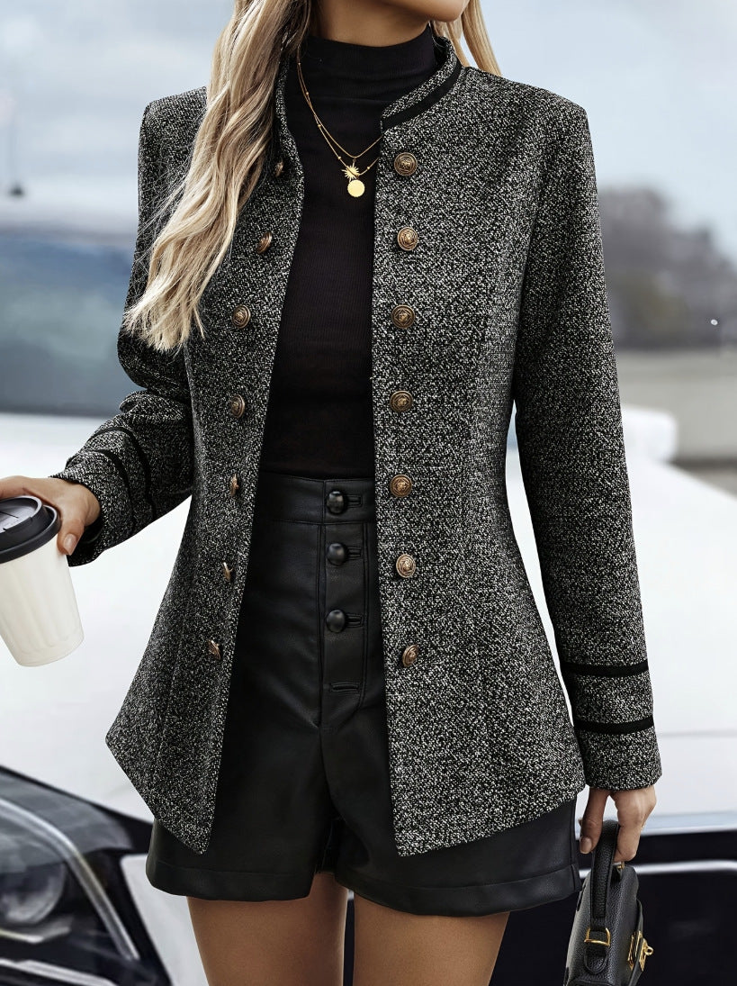 Manteau femme tendance à double boutonnage – élégance et allure urbaine