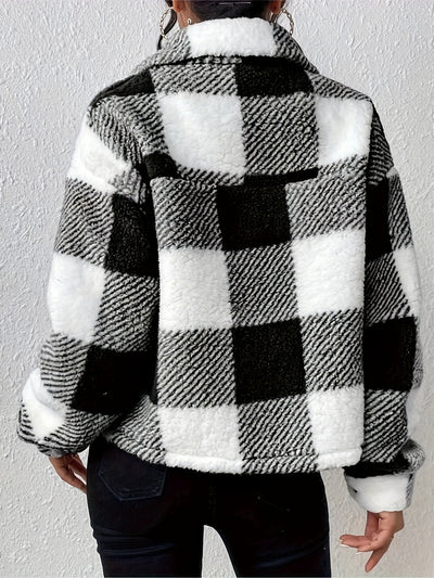 Veste décontractée pour femme au design unique.