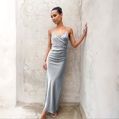 Robe moulante fendue à fines bretelles pour femme – Sans manches