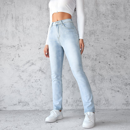 Jean femme coupe droite ajustée – Bleu clair, simple et tendance