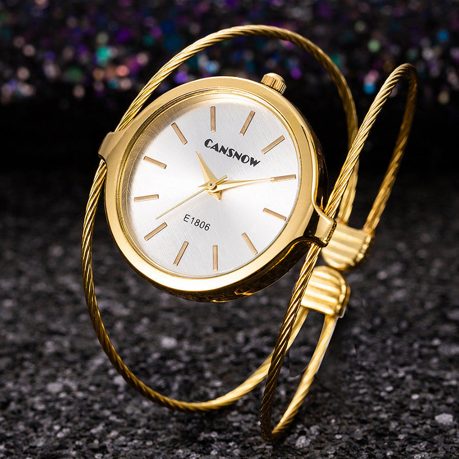 Montre-bracelet en fil pour femmes au design simple