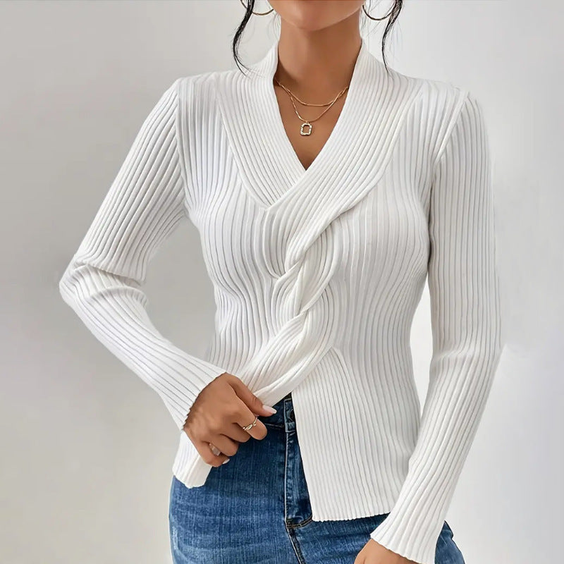 Pull en tricot pour femmes, ourlet fendu, manches longues, couleur unie, coupe ajustée.