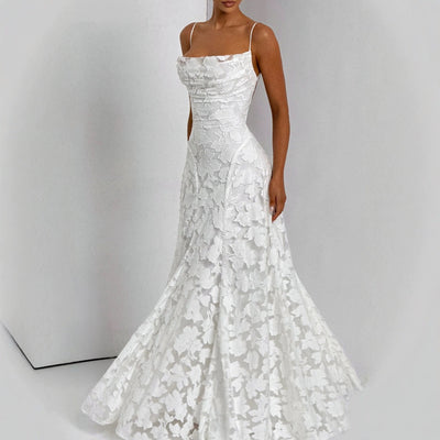 Robe sexy et raffinée – Coupe ajustée, dos nu et détail lacé