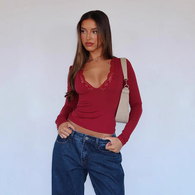 Top femme ajusté à manches longues, épaules dégagées, orné de dentelle florale
