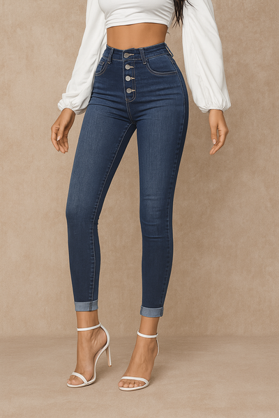 Jean femme coupe slim – Ourlet retroussé, tissu stretch et jeu de couleurs contrastées
