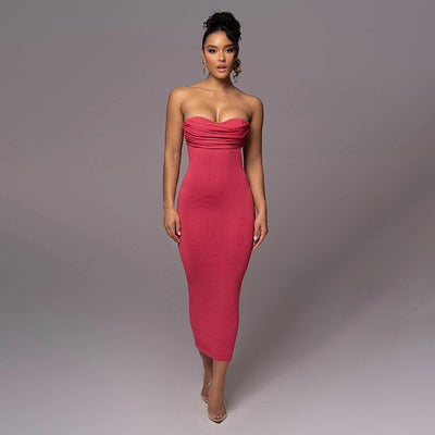 Robe dos nu à bretelles, coupe ajustée, fourreau