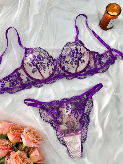 Costume généreux sexy simple et confortable en maille transparente brodée de fleurs