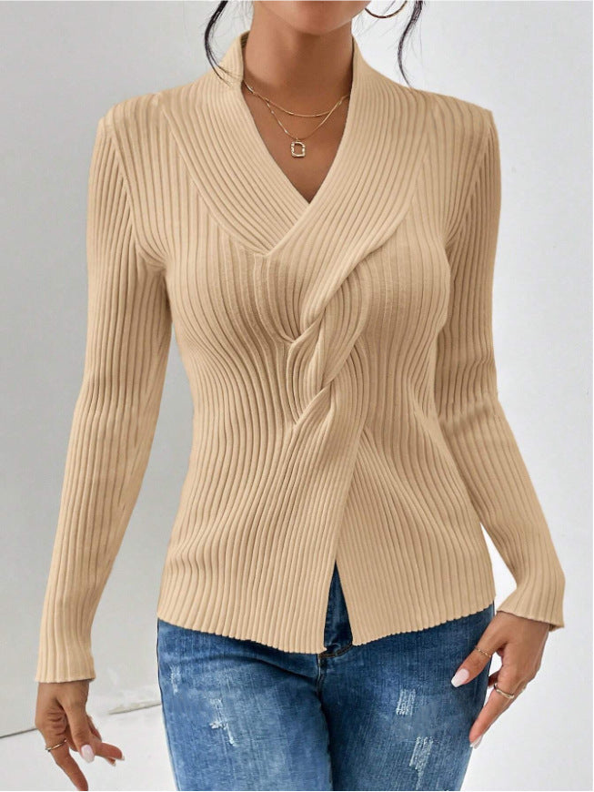 Pull en tricot pour femmes, ourlet fendu, manches longues, couleur unie, coupe ajustée.