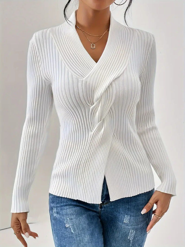 Pull en tricot pour femmes, ourlet fendu, manches longues, couleur unie, coupe ajustée.